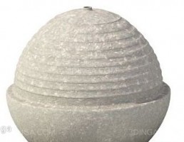 مجسمه سنگی حیاطی