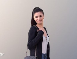کاراکتر زن ژست گرفته