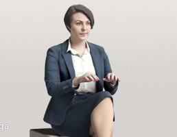 کاراکتر  زن نشسته درحال تایپ