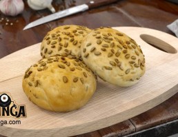 تخته برش + نان گرد